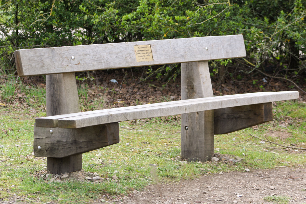 Straight oak bench made from kiln-dried English oak.