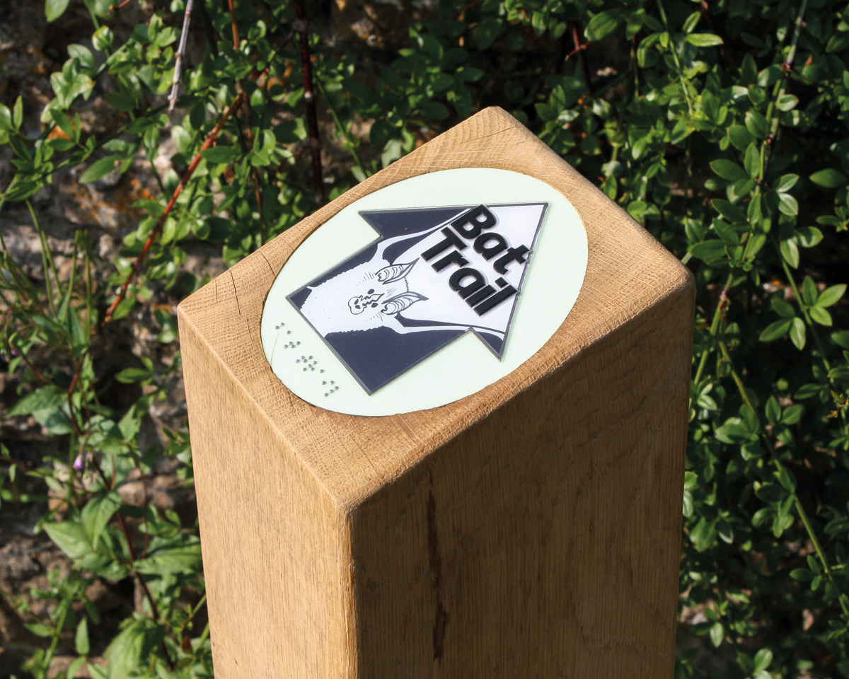 Wooden Waymarker Post Sign with 1-way sloped top and inset waymarker disc with braille